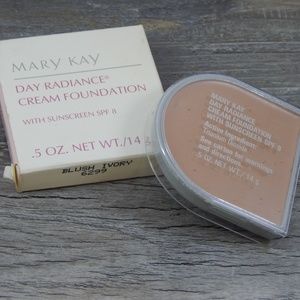 New Mary Kay Day Radiance Cream Foundation